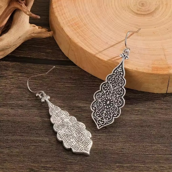 Vintage Filigree Leaf Flower Long Drop Earrings – Boho Wedding - Picture 9 of 13
